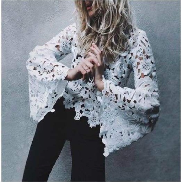 Romeo & Juliet❤️Bohemian Bell Sleeve Lace top - Picture 5 of 5